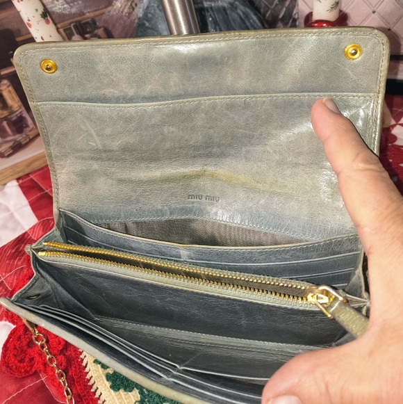 Miu Miu Olive Leather Clutch with Gold Chain - Picture 4 of 5